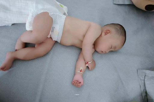 庆阳怀孕多久会显肚子